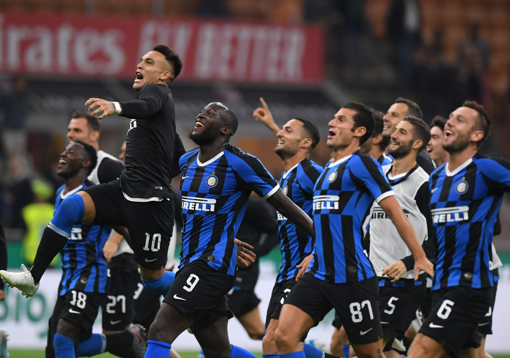 东契奇42+7+8！老詹拥抱德罗赞