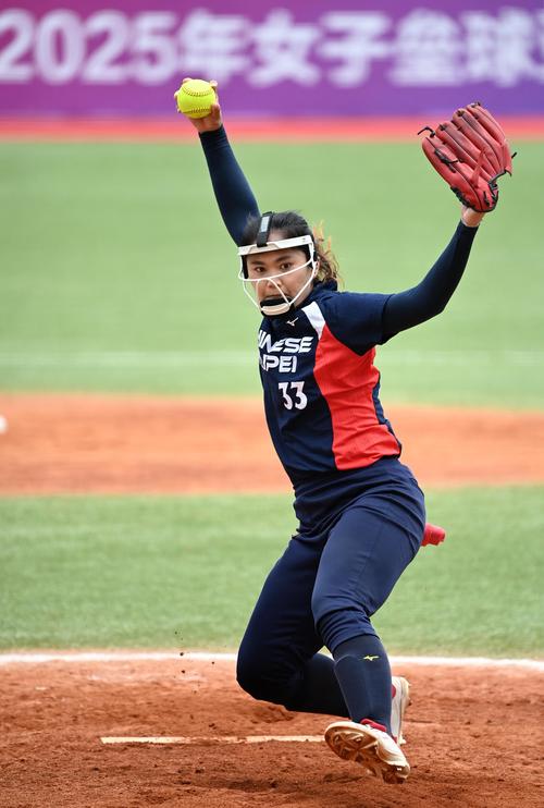 老鹰否认三换一，交易市场全线撤退！浓眉的伤，让独行侠的算盘已经落空