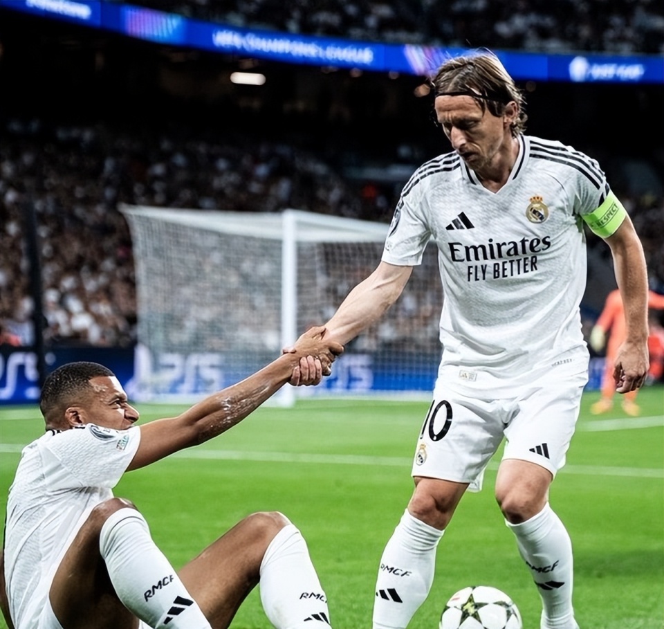 勇士111-124老鹰遭1喜3忧！格林科尔没法看，防守还被虐了！