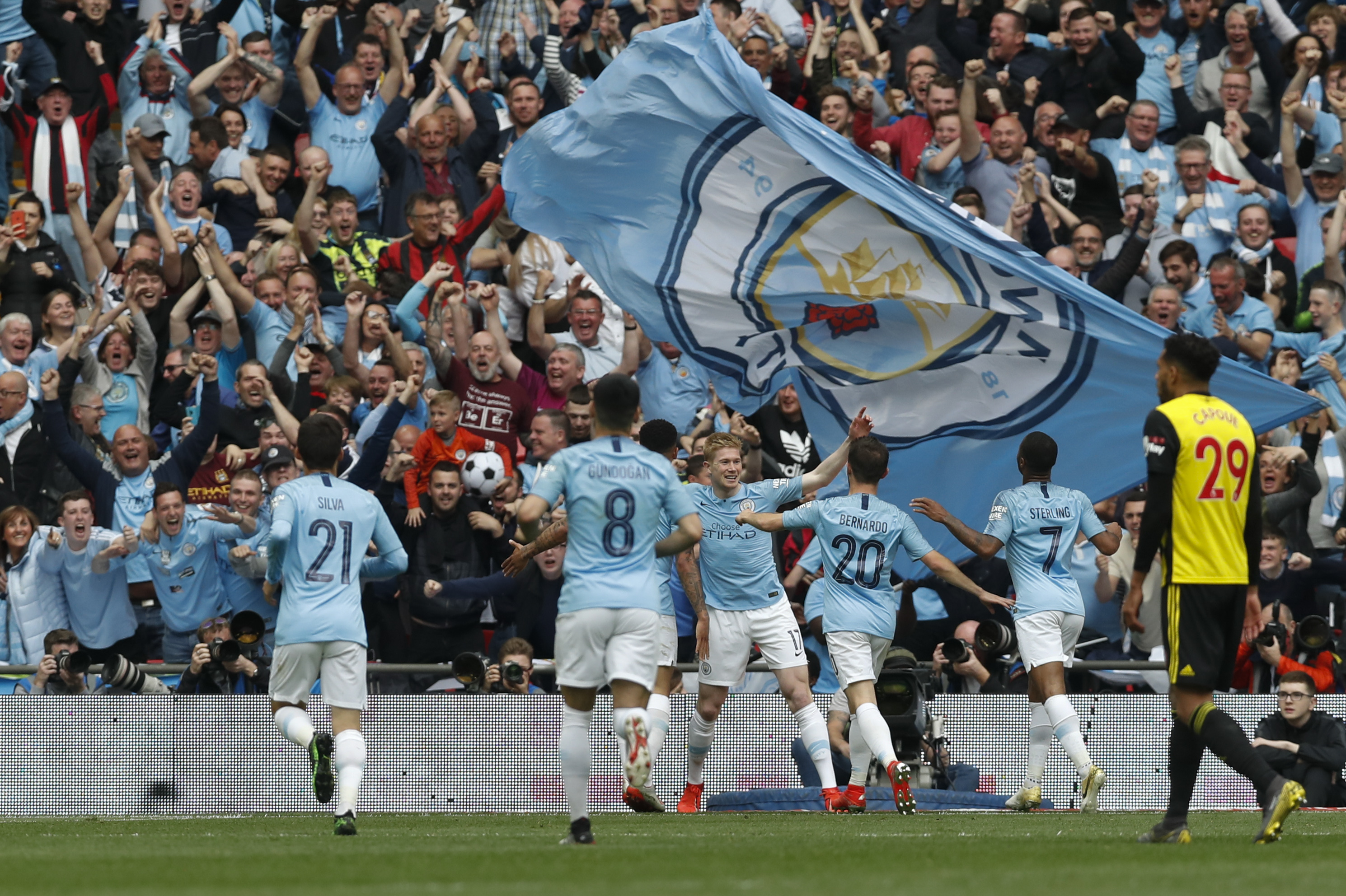 曼联足总杯出局！赛季或再度无冠