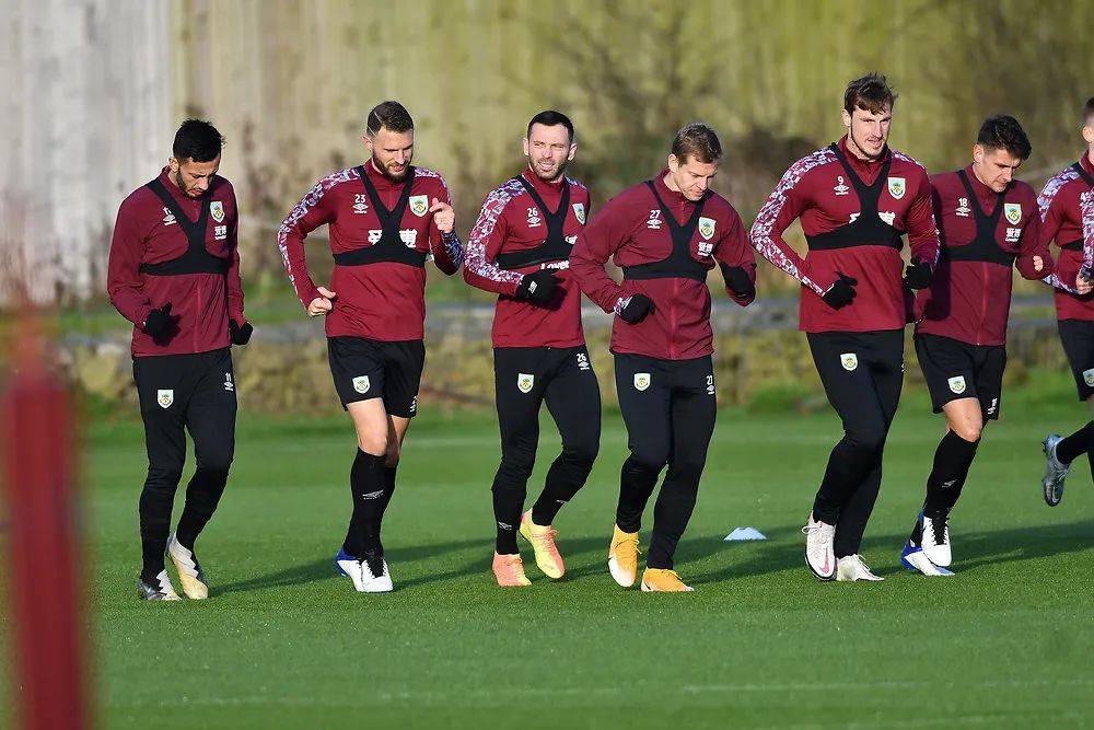 火箭赢球又出新问题，杜兰特历史第一！申京有功有过，一人成关键